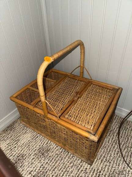 Picnic basket • Basement