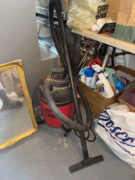 Shop vac • 5 gallon • Basement