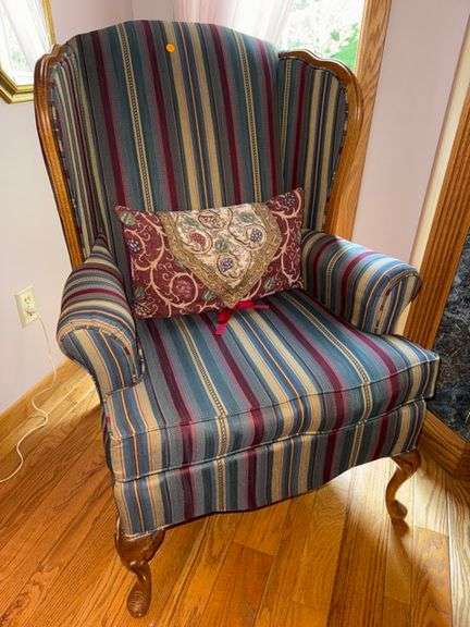 Upholstered chair • Living room 1