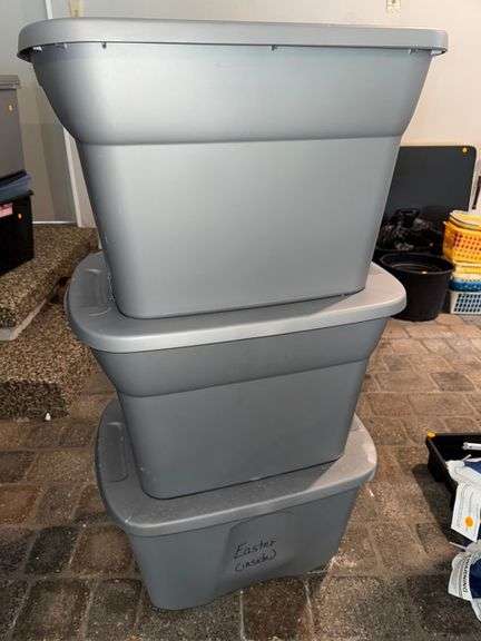 Totes with lids • (3) • Garage