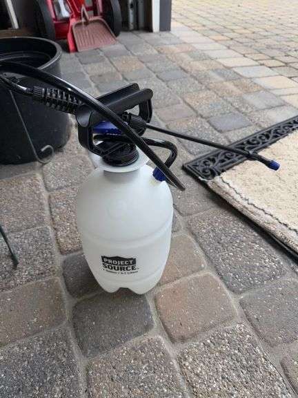 Garden sprayer • 1 gal • Garage