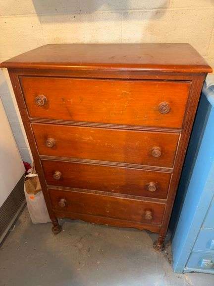 Dovetail Dresser • 28x17x42 • Basement •  ( Click for More Photos )
