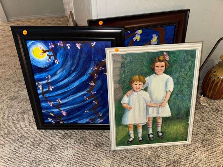 Frame Wall decor lot • Basement