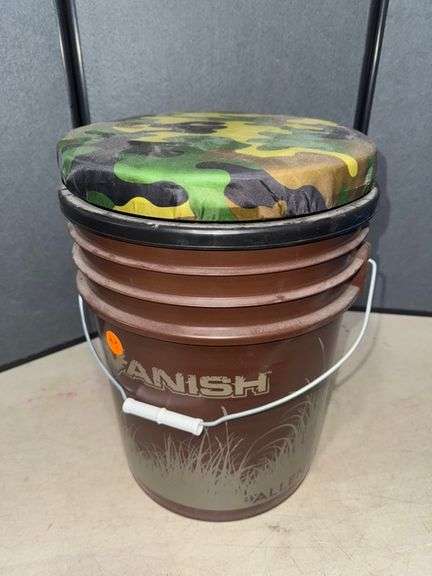 Vanish bucket seat • Kitchen