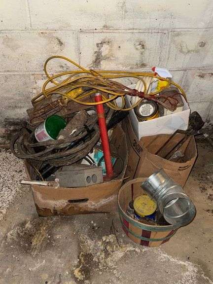 Miscellaneous lot • Basement