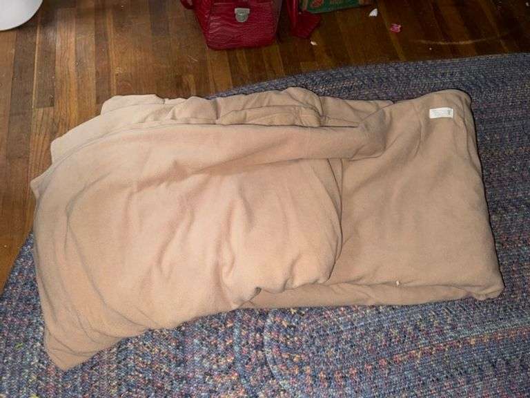 Large heated Blanket • Bedroom 3