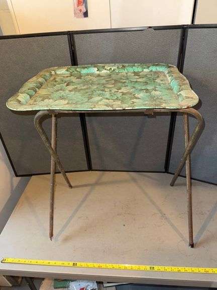 Folding tray table • Basement
