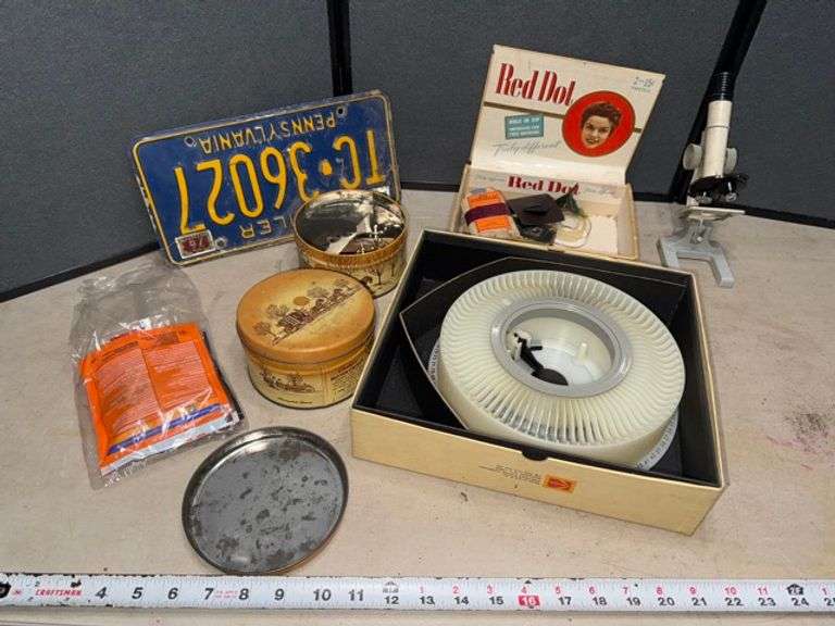 Miscellaneous box lot • Kitchen