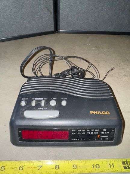 Philco radio alarm clock • Basement