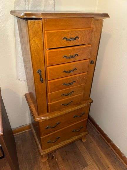 Jewelry armoire • 18x13x41 • Bedroom 2