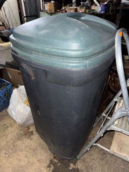 Trash can • Garage