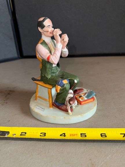 “Man threading a needle” norman rockwell figurine • Kitchen