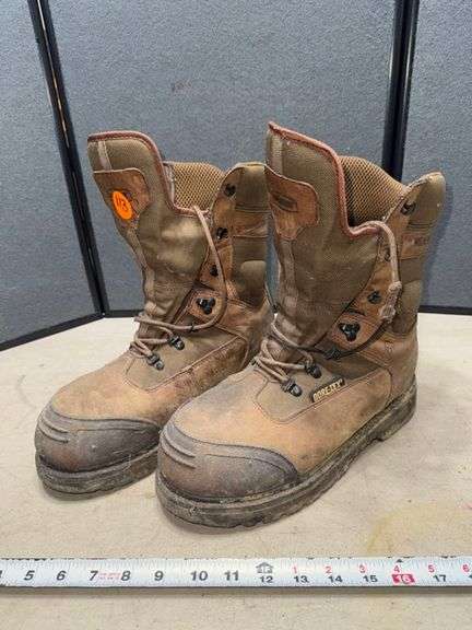 Wolverine Goretex boots • Size 9.5 • Kitchen