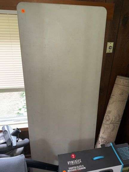 Lifetime folding table • 6ft • Living room