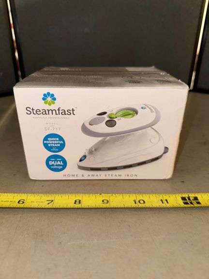 Steamfast travel clothes steamer • Looks New • Basement