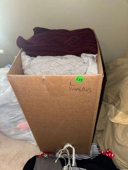 Womens clothes • Sizelarge • Upstairs