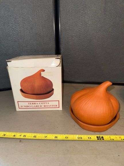 Terra cotta jumbo garlic roaster • Dining room