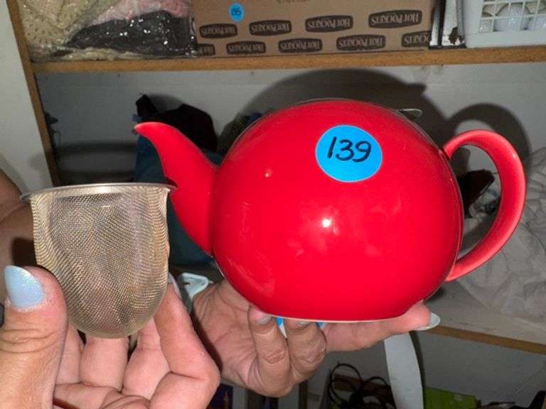 Certified international tea pot • Garage