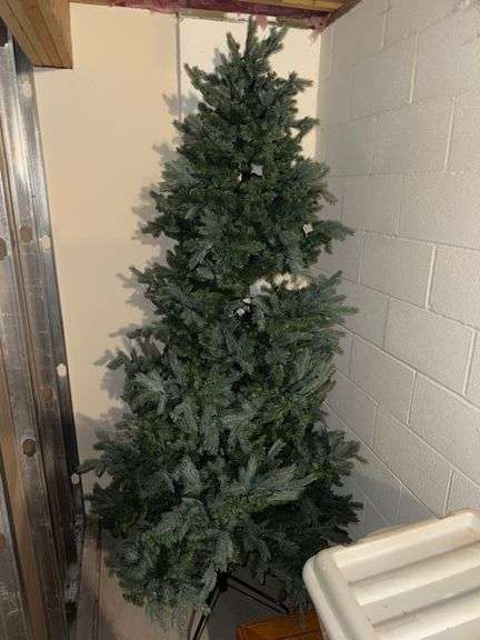 Pre lit Christmas tree • 7.5 ft • Basement (storage)