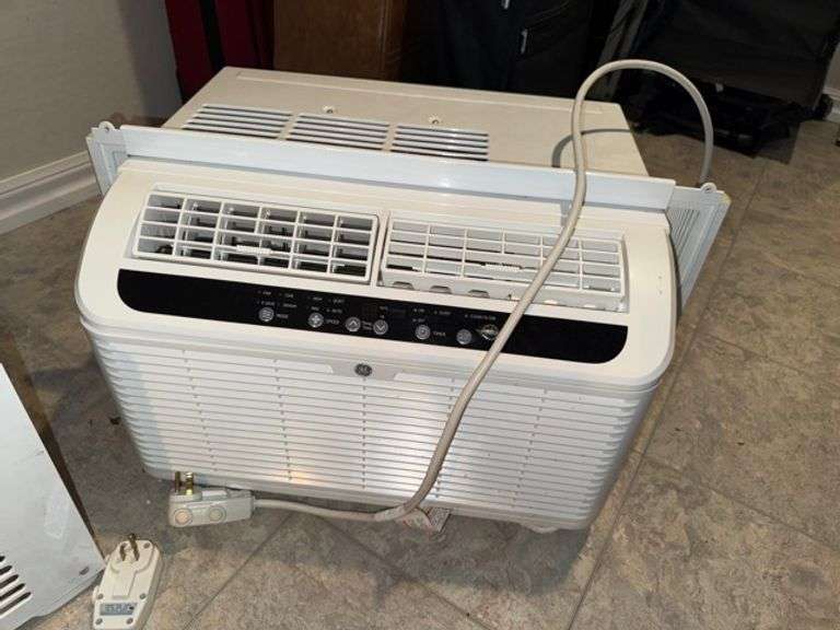 General electric air conditioner • Works • Basement