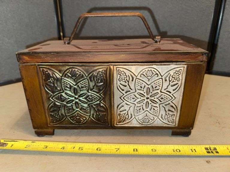 Decorative box • Metal • Bedroom