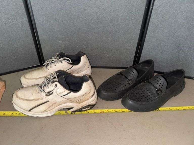 Mens shoes • Size:9.5” • Garage