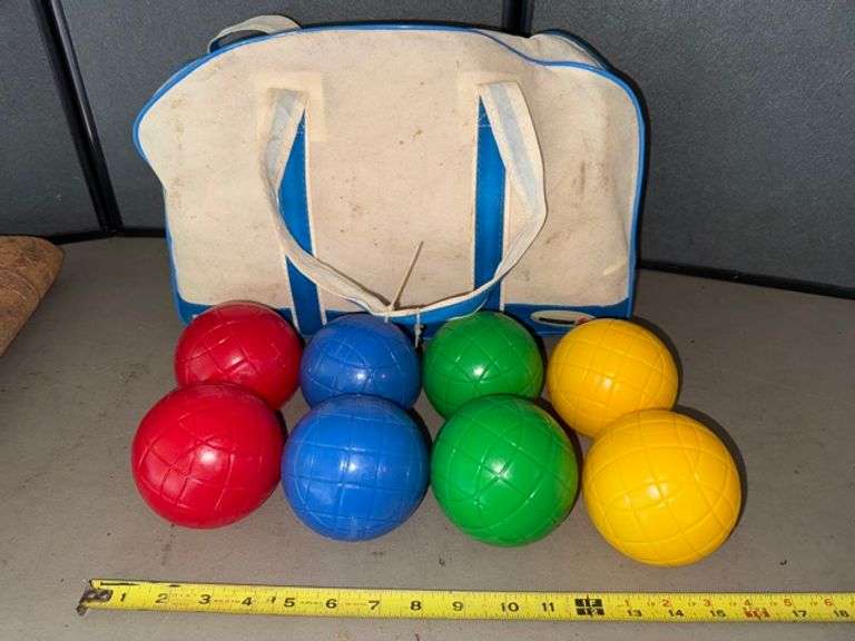Bocce balls • Garage