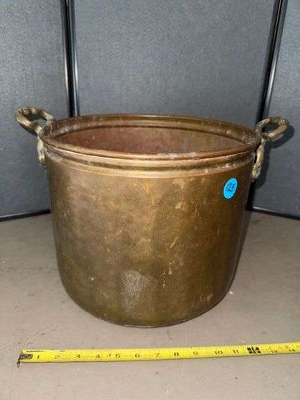 Copper pail • Garage