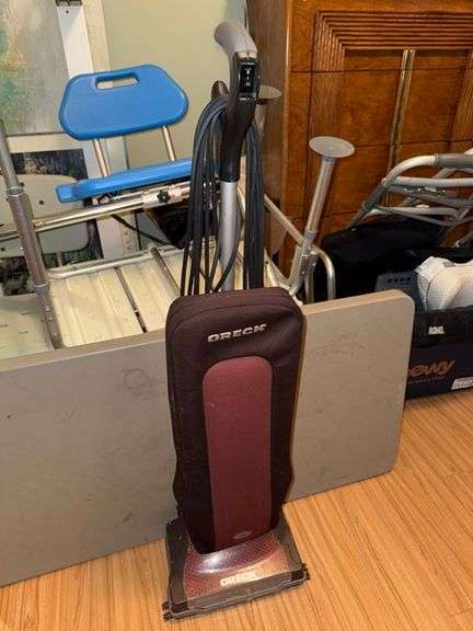 Oreck vacuum • Works • Bedroom