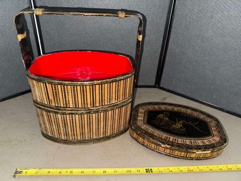 Decorative asian box • Garage