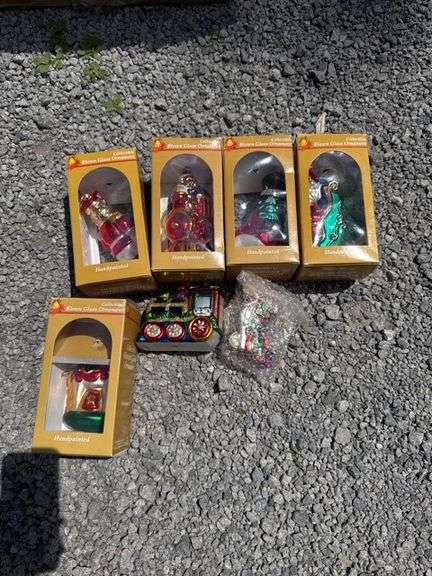 Treasure glass ornaments • Garage