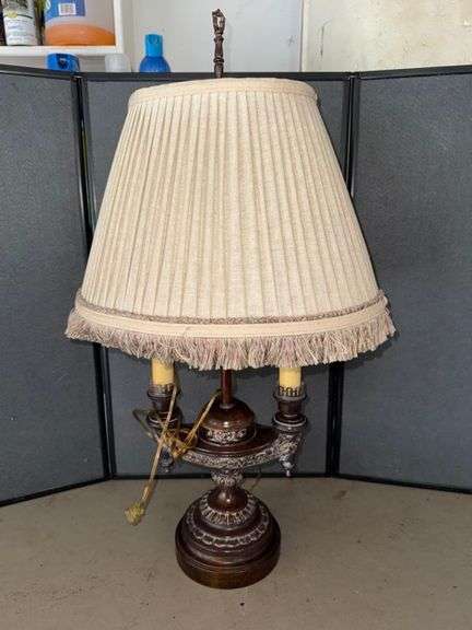 Lamp • 32” • Garage