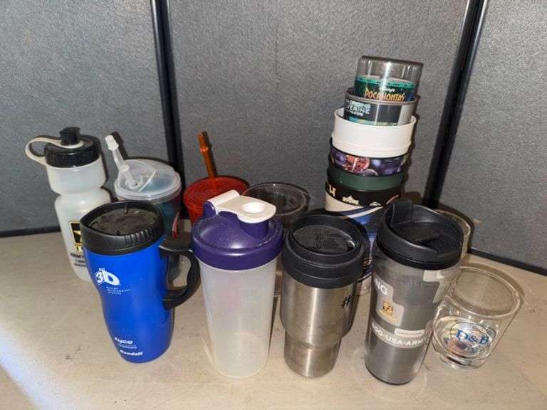 Cups and travel mugs • Dining room