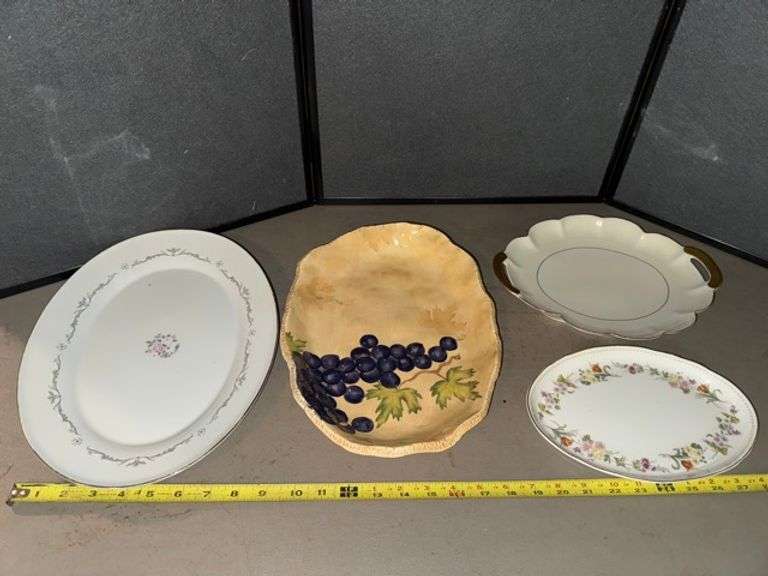 Oval serving Plates • Basement