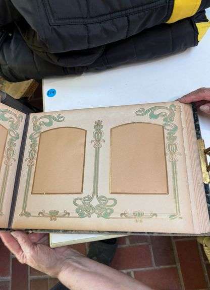 Vintage Photo Album. (Click for more photos)  Sunroom
