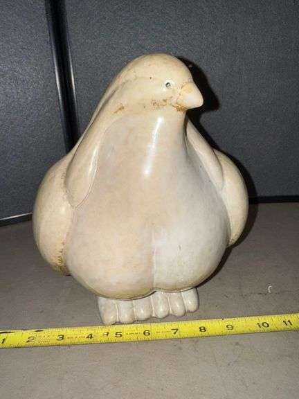 Ceramic bird decor • Dining room