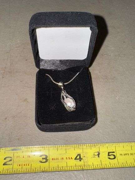 Necklace • Bedroom