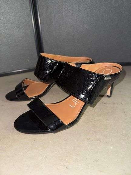 Calvin klein shoes • Size:8 • Upstairs