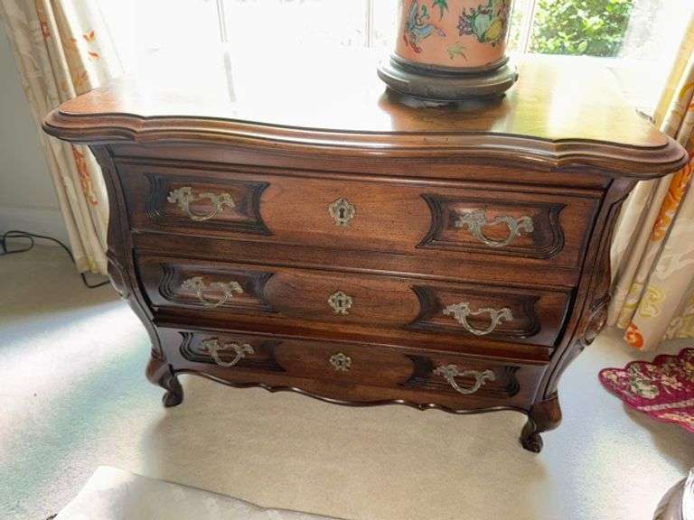 3 drawer stand • 26x13x19 • Living room