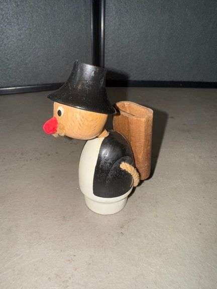 Tooth pick holder • Basement