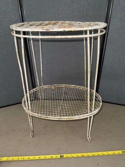 Plant stand • 16x12x22 • Garage