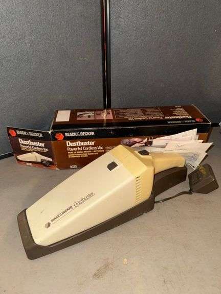 Dust buster cordless vac • Basement