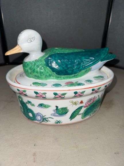Ceramic Duck dish with lid • Sun room