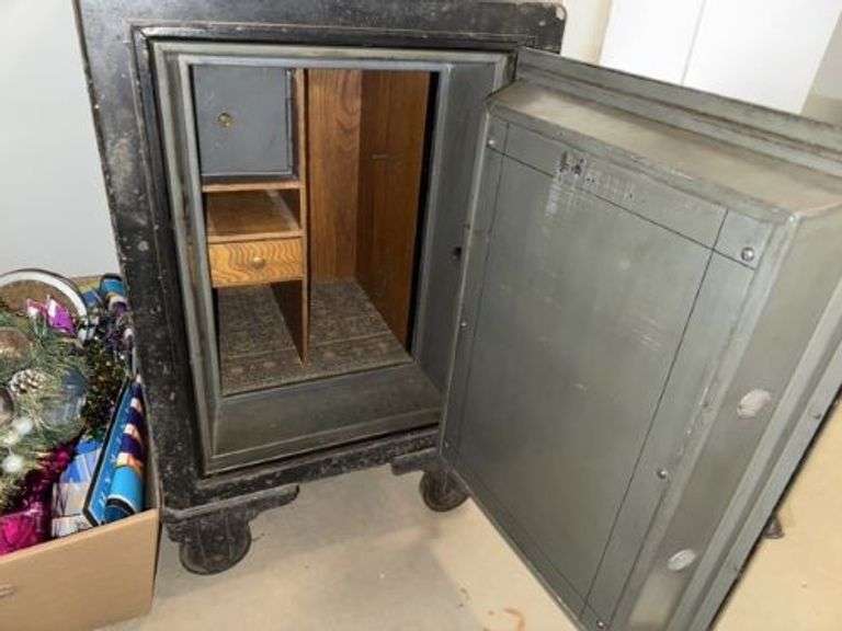 Victor safe with combination   16 x 21 x 31  • Basement •  ( Click for More Photos )