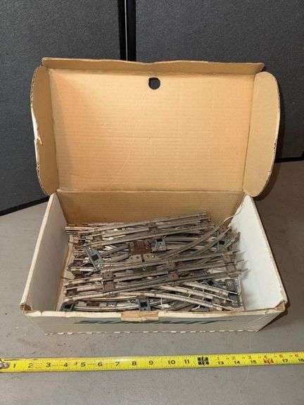 Lionel O gauge tracks • Basement