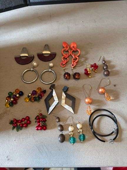 Women’s  earrings • Kitchen