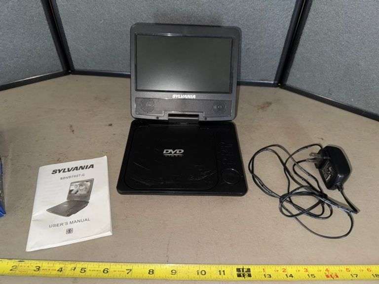 Sylvania dvd player • Kitchen