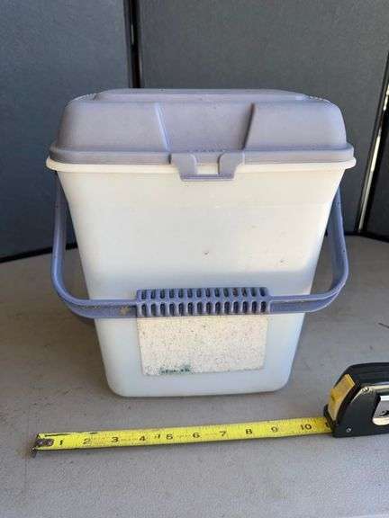 Rubbermaid container • Garage