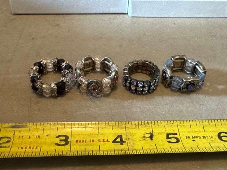 Women’s rings • Kitchen