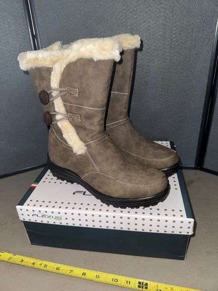 Flexus womans boots • 8.5 • Looks New • Kitchen